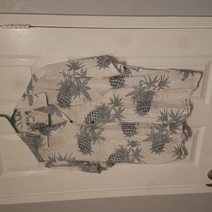 Two Palms Hawaiian shirt, size Large